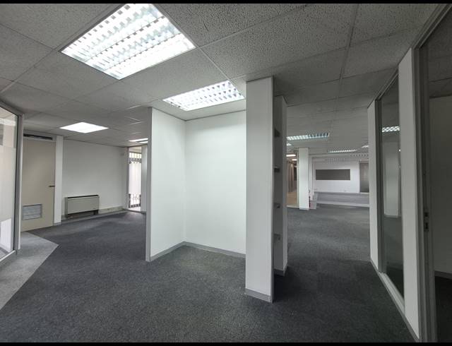 260M² OFFICE TO LET IN HYDE PARK